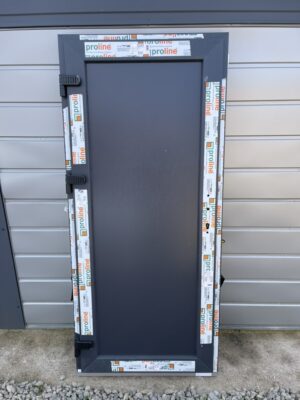 Plastikinės durys 89x198 su užpildu, spalva - antracitas