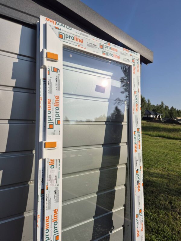 Plastikinės durys 89x198 su pilnu stiklu, baltos