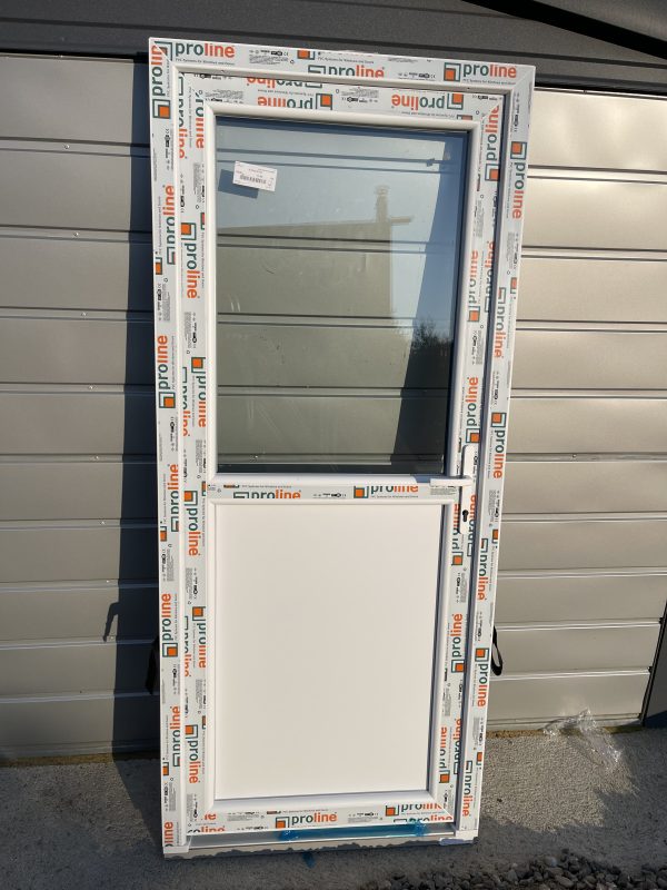 Plastikinės durys 89x205 su stiklu ir XPS užpildu – balta