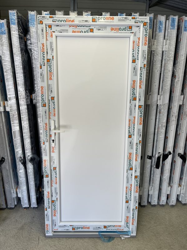 Plastikinės durys 89x198 su XPS užpildu, baltos, be stiklo