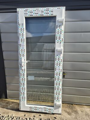 PVC durys pilno stiklo