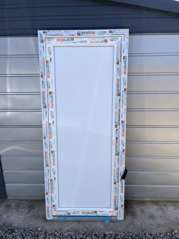 Plastikinės durys 89x205 su užpildu, spalva - antracitas/balta