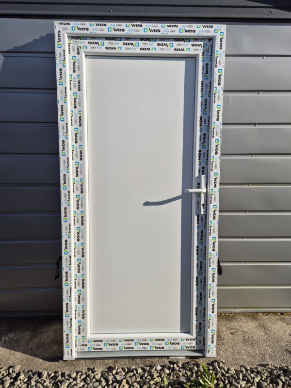 rudos-vidus PVC durys rudos