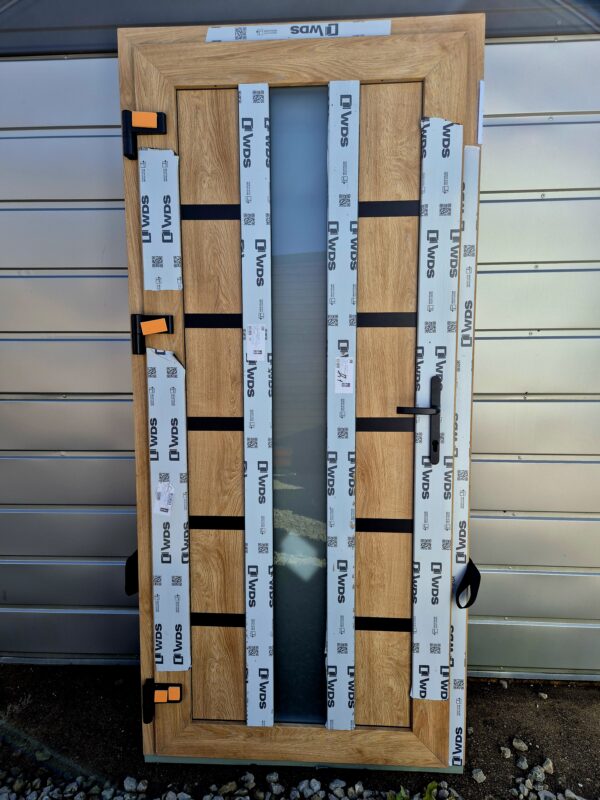 lauko-durys-azuolas Plastikinės lauko durys